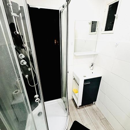 Worldroom Chambre Privee Avec Espace Commun Perpignan Zewnętrze zdjęcie