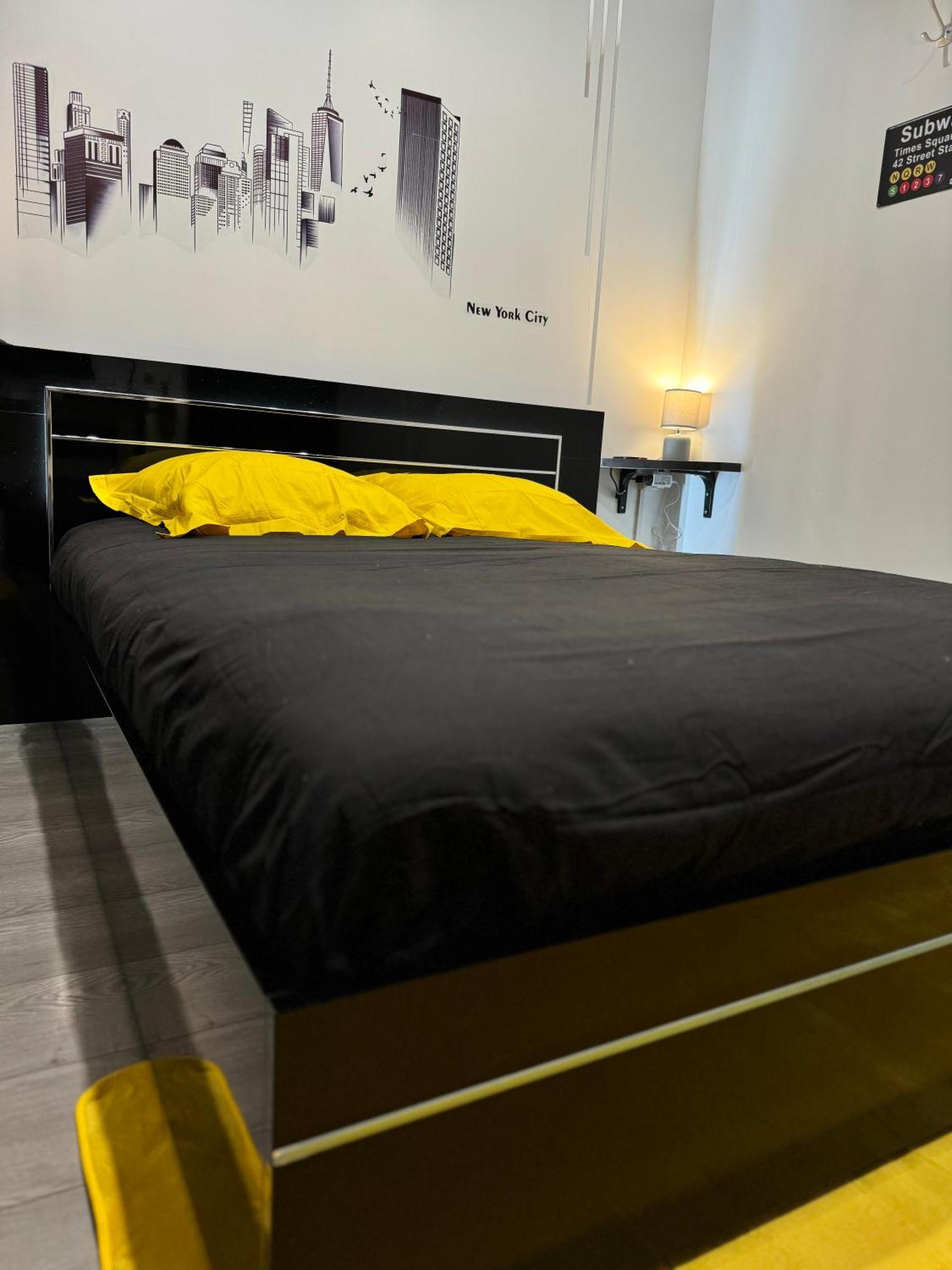 Worldroom Chambre Privee Avec Espace Commun Perpignan Zewnętrze zdjęcie