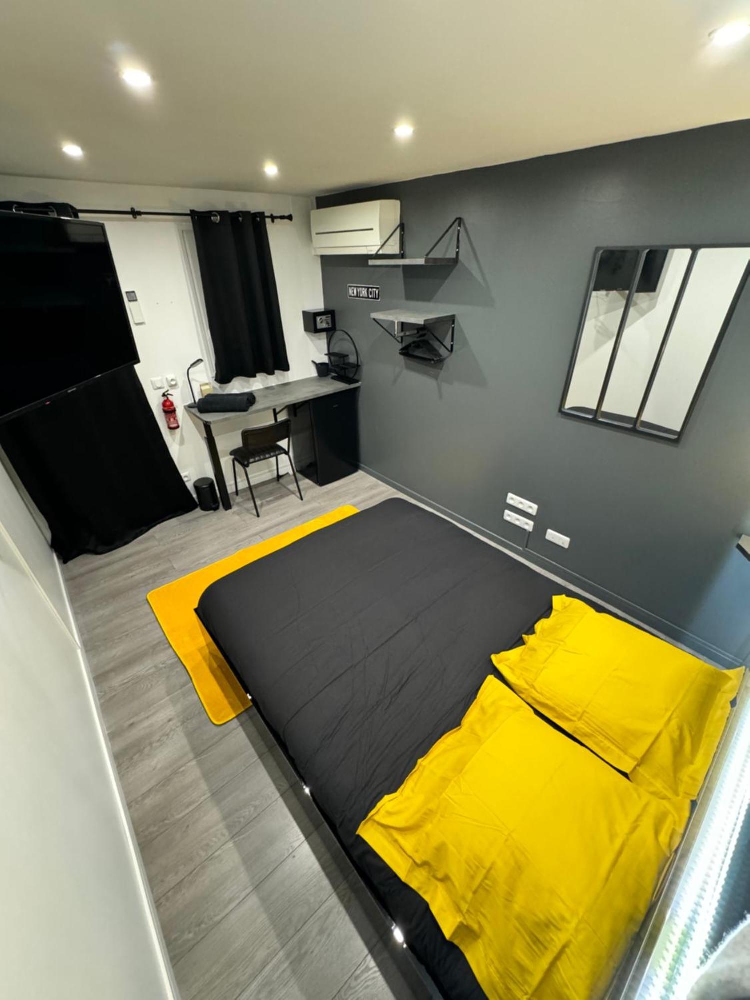 Worldroom Chambre Privee Avec Espace Commun Perpignan Zewnętrze zdjęcie