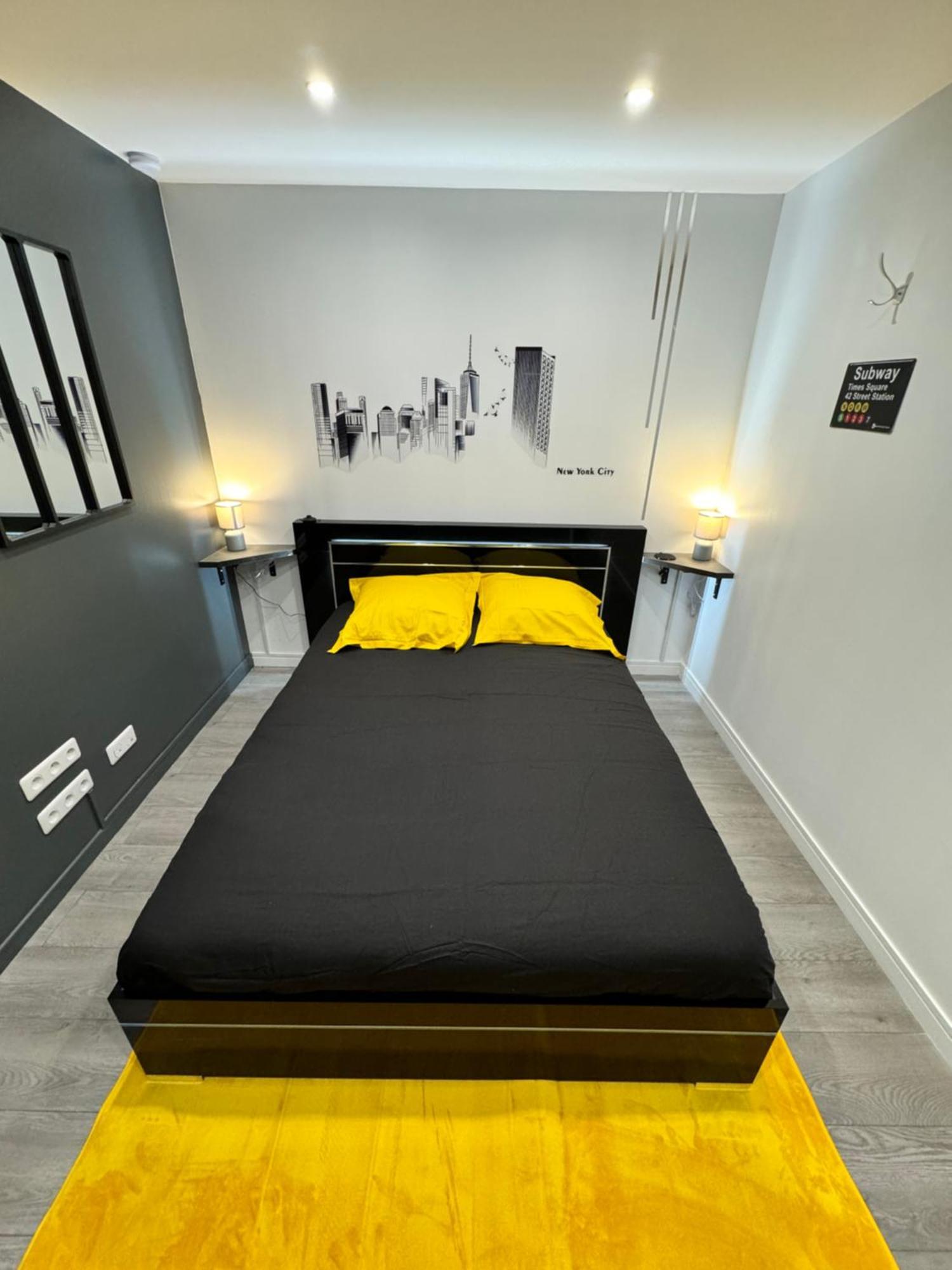 Worldroom Chambre Privee Avec Espace Commun Perpignan Zewnętrze zdjęcie