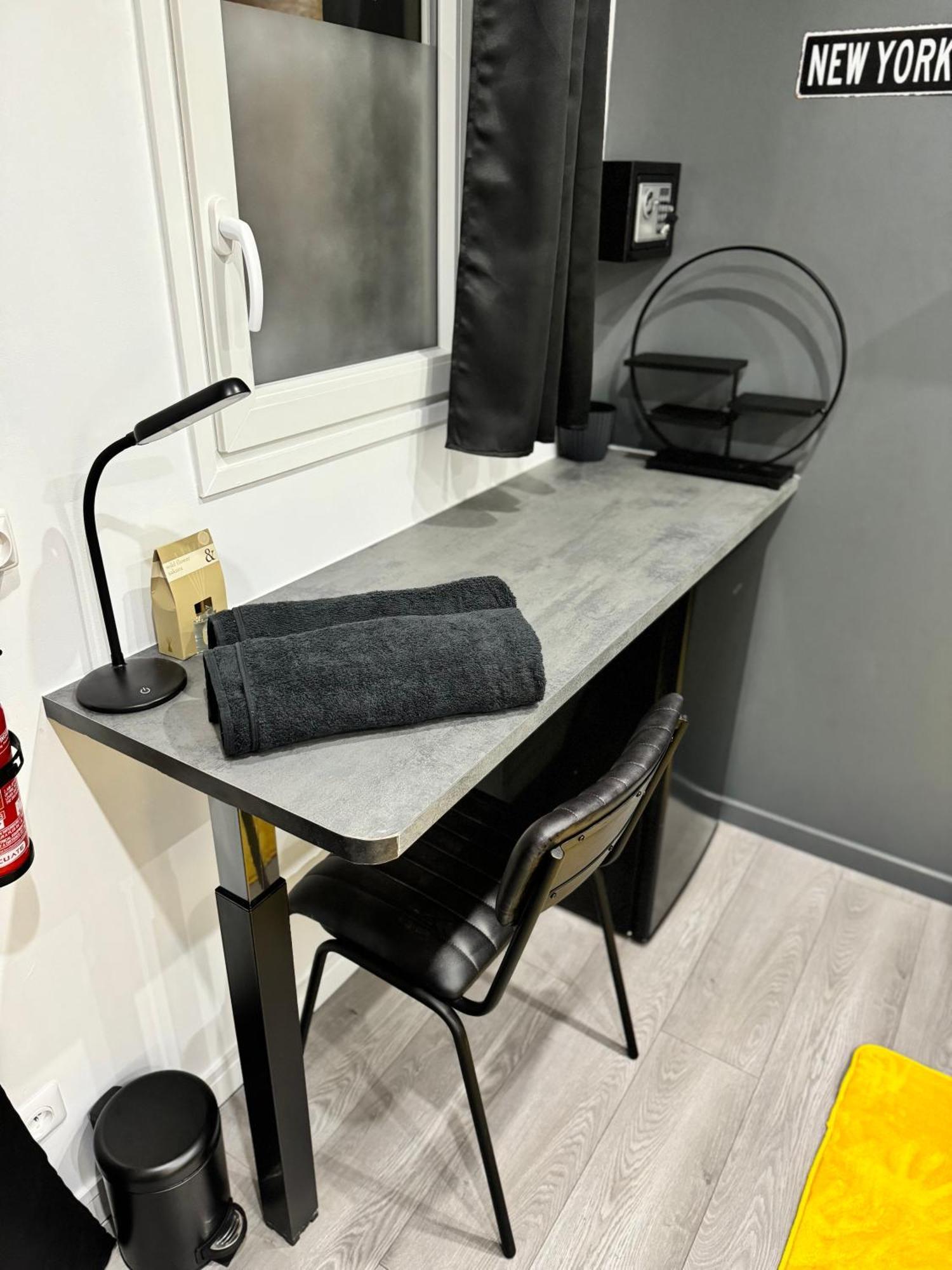 Worldroom Chambre Privee Avec Espace Commun Perpignan Zewnętrze zdjęcie