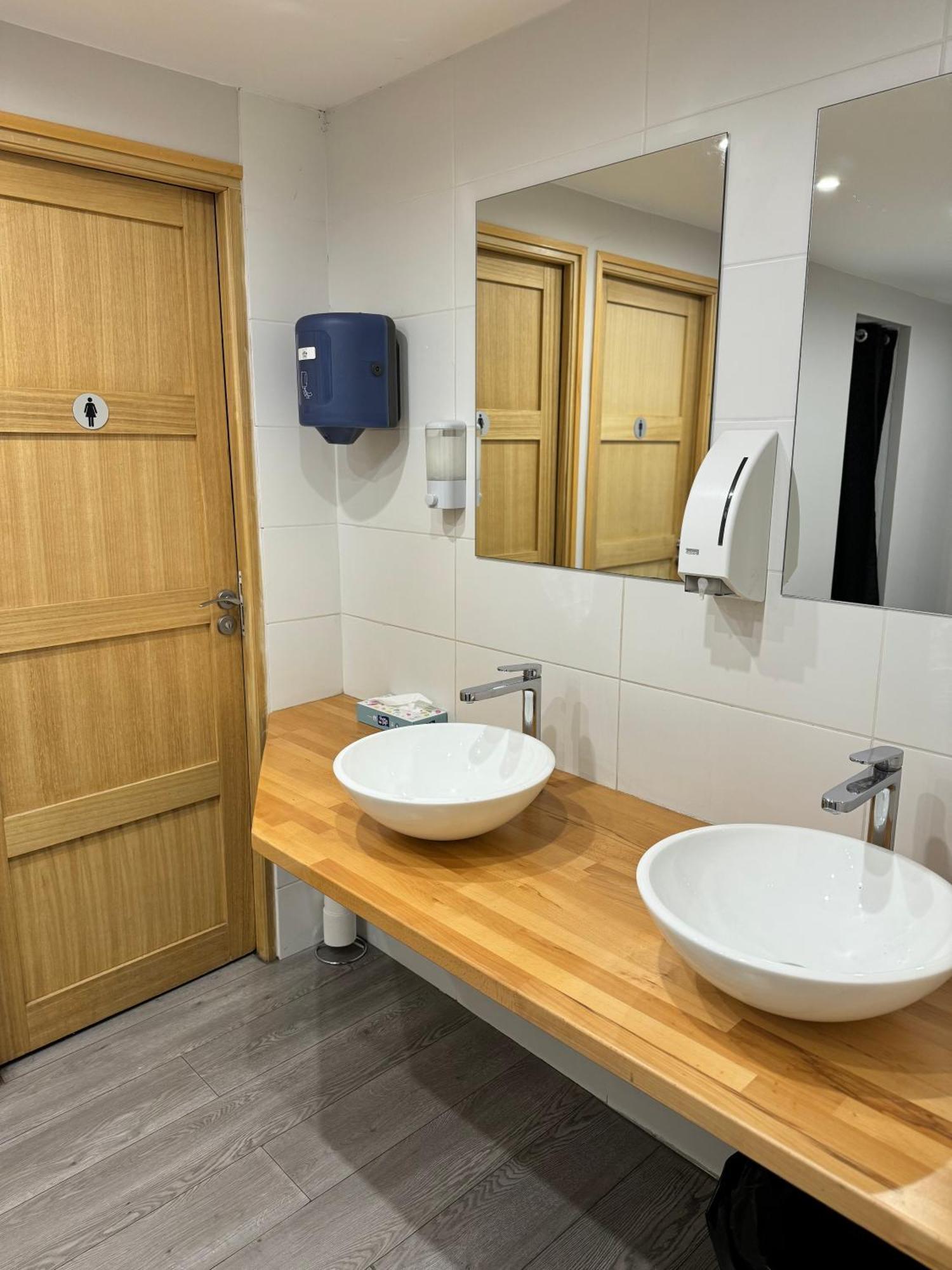 Worldroom Chambre Privee Avec Espace Commun Perpignan Zewnętrze zdjęcie