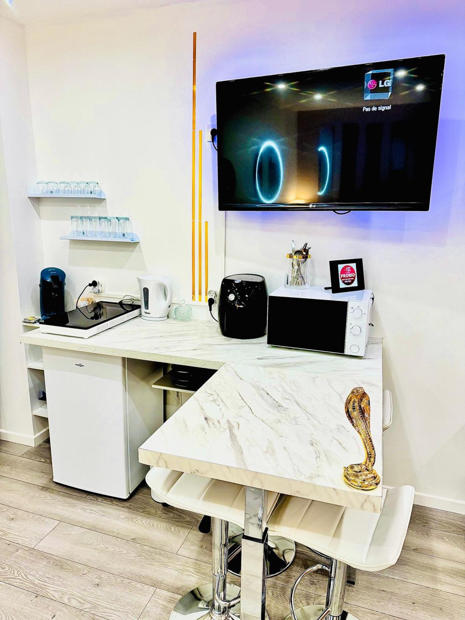 Worldroom Chambre Privee Avec Espace Commun Perpignan Zewnętrze zdjęcie