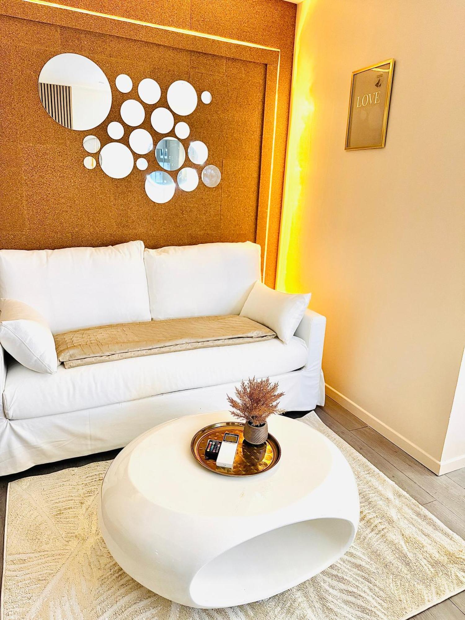 Worldroom Chambre Privee Avec Espace Commun Perpignan Zewnętrze zdjęcie