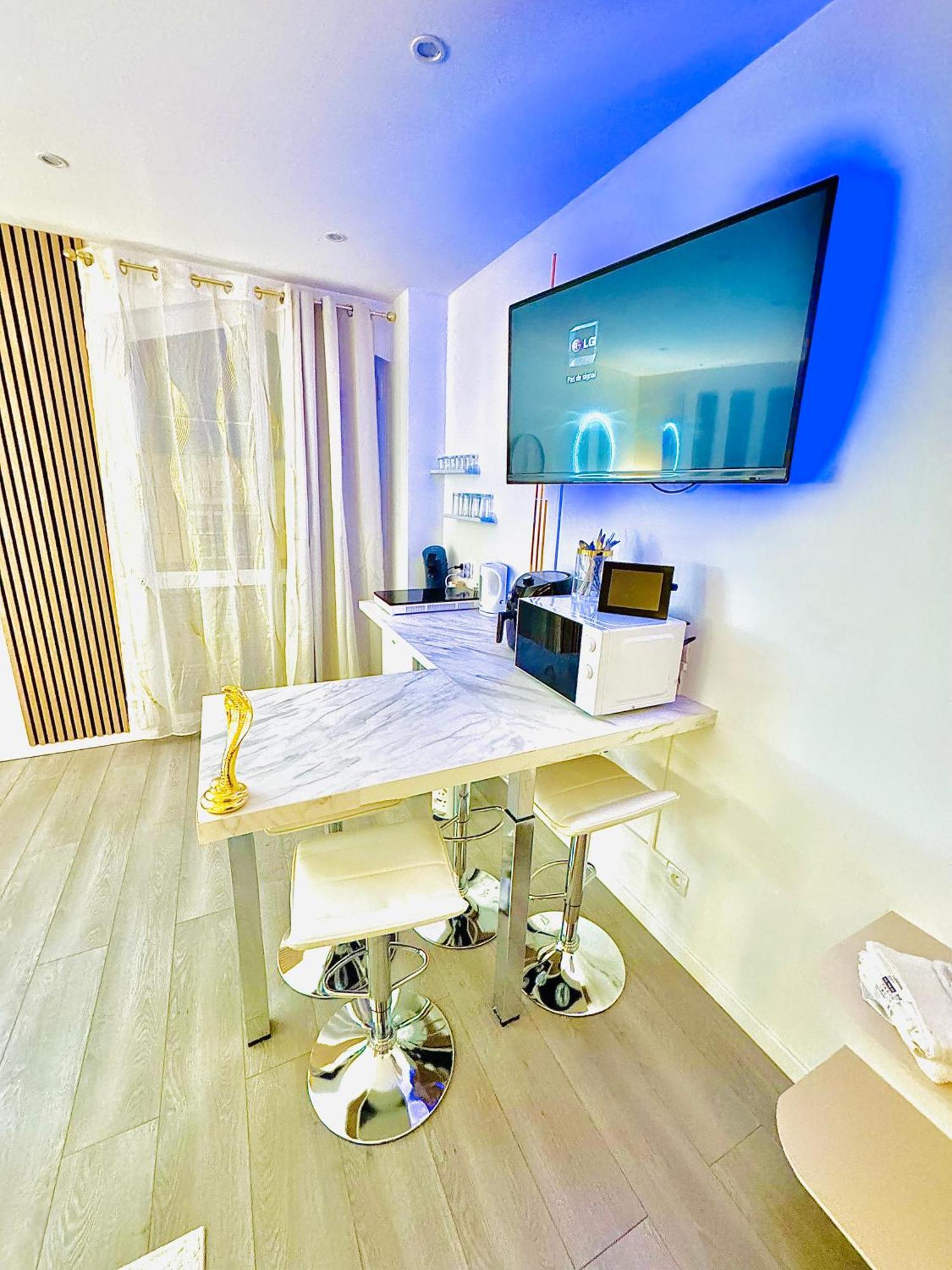 Worldroom Chambre Privee Avec Espace Commun Perpignan Zewnętrze zdjęcie